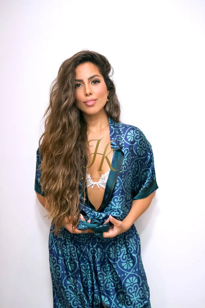 Timeless Couple Silk Outfits – Wedding and Travel Ready